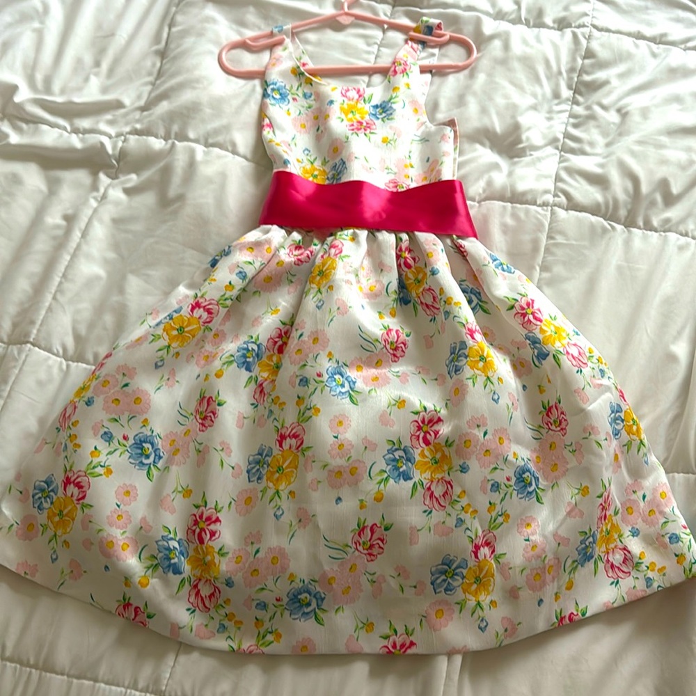 Very fashion beautiful kids dress size 7 - perfect for dress up event